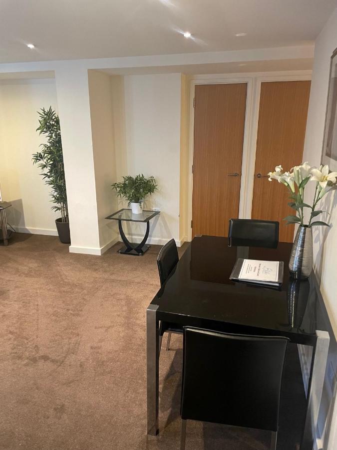 The Paramount By Swa Swindon Extérieur photo